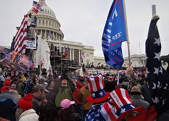 El 6 de enero de 2021, en Washington, DC, el presidente estadounidense Donald Trump, perdedor de las elecciones de 2020, se dirigió a una reunión de seguidores que luego se unieron a la turba que atacó el Capitolio de Estados Unidos. Foto: Tyler Merbler from USA. Creative Commons Attribution 2.0. Wikimedia.