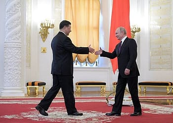 Putin declaró que los rusos y los chinos son “ hermanos para siempre ” (en referencia a una canción compuesta para la visita de Mao a Moscú) y afirmó que esto se ha convertido en una especie de “eslogan” en Rusia. Foto: Creative Commons Atribución 4.0 Internacional. Kremlin.ru. Wikimedia.