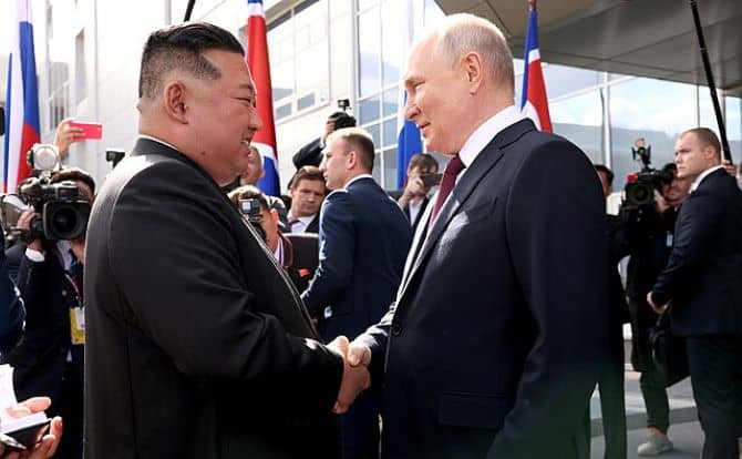 Rusia y Corea del Norte se comprometieron a brindarse mutuamente asistencia militar inmediata en caso de guerra. Foto: Creative Commons Attribution 4.0 International. Kremlin.ru. Wikimedia.