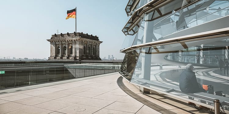 Se supone que Alemania es el ejemplo perfecto de la renovación democrática, la prueba de que las naciones pueden redimirse y decir en serio: “Nunca más”. Foto: Pixabay.