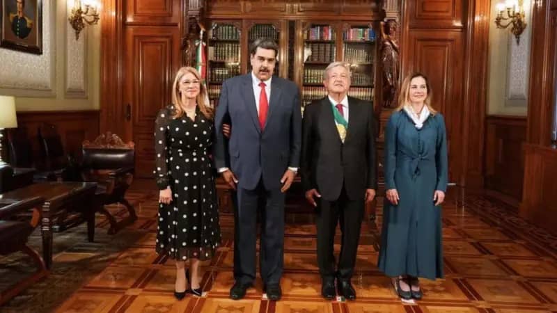 AMLo y maduro