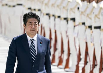 Abe creó además un Consejo de Seguridad Nacional al nivel del gabinete, estableció la Secretaría de Seguridad Nacional para darle apoyo | Foto: Project Syndicate