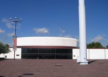 El Centro Cultural Jaime Torres Bodet es un recinto del IPN dedicado a la difusión y fomento de la cultura / es.wikipedia.org