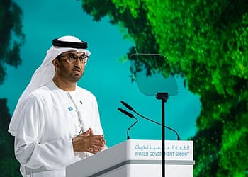 Más allá de las habituales recriminaciones sobre financiación, la elección de Sultan Al Jaber -director ejecutivo de la Abu Dhabi National Oil Company (ADNOC)- como presidente de la próxima Conferencia de las Naciones Unidas sobre el Cambio Climático (COP28) en los Emiratos Árabes Unidos ha alimentado una considerable controversia. Foto: Wikimedia.