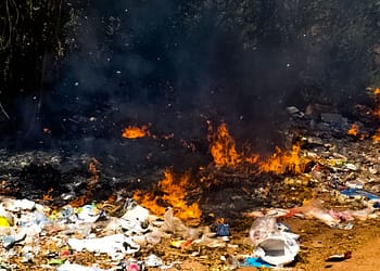 quemar basura es un delito cdmx edomex 2023 multa denuncia demanda vecinos portada