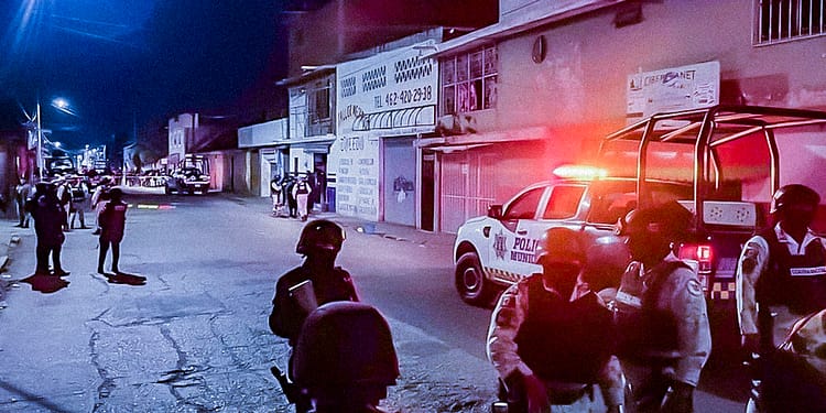 Violencia en Guanajuato Familias huyen y negocios cierran ante el miedo a morir portada
