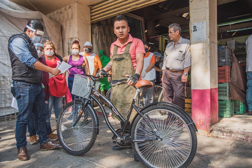AZCAPOTZALCO ENTREGA BICIS