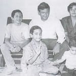 Andrés Manuel López Beltrán con sus padres y hermanos.