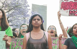 Si eres estudiante y quieres participar en las actividades del 8M, consulta en qué planteles está justificada tu falta a clases / imagen: commons.wikimedia.org/