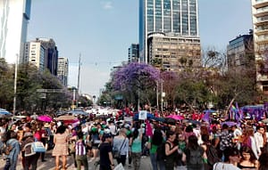 Toma tus precauciones y evita que te sorprendan las afectaciones viales por la marcha del 8M / imagen: commons.wikimedia.org/