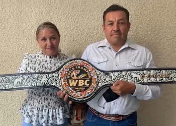 El Consejo Mundial de Boxeo tiene distintos tipos de campeonatos y se entrega un cinturón por cada uno | Foto: Gobierno Edomex