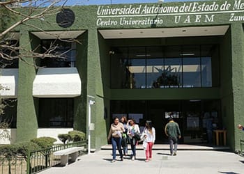 Los resultados de quienes recibirán la beca se darán a conocer en la página de la UAEM a partir del 8 de febrero, te explicamos cómo consultarlos | Foto: UAEM