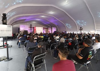 feria internacional del libro - fil zocalo 2022 - noam chomsky