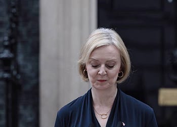 La rápida caída del poder de Liz Truss parece haber resultado de un choque entre lo que los economistas llaman dominio fiscal Foto: Project Syndicate