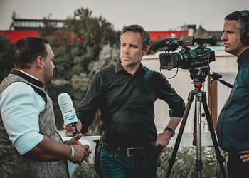 La relación de los medios con la sociedad se reducía a un monólogo en donde simple y sencillamente no había derecho de réplica ni espacios para el debate o confrontación de interpretaciones | Foto: Pexels