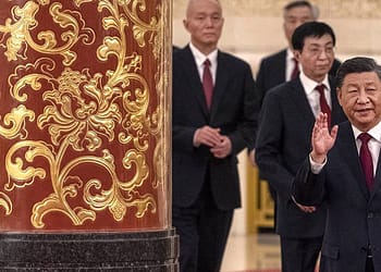 Desde que el gobierno chino comenzó a apretar los tornillos regulatorios, las empresas tecnológicas privadas como Alibaba y Tencent han sufrido, y los inversores extranjeros han huido en masa | Foto: Project Syndicate