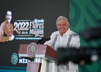 La conferencia matutina de este lunes se realizó en Campeche donde la gobernadora Layda Sansores dio a conocer que habrá una aerolínea nueva | Foto: AMLO