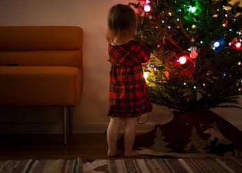 Si tienes pequeños puedes celebrar a lo grande esta Navidad con estos planes que les encantarán. Foto ilustrativa. Pexels.