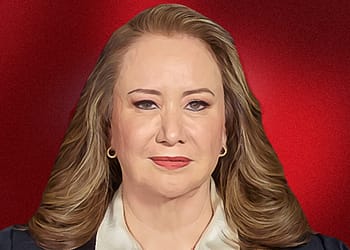 Yasmin Esquivel niega plagio y no va a renunciar a su cargo portada