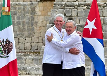 Este fin de semana el presidente Andrés Manuel López Obrador condecoró al presidente de Cuba, Miguel Díaz-Canel | Foto: AMLO