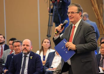 En su cuenta de TikTok, Marcelo Ebrard, ha compartido fragmentos de video de entrevistas en las cuales expresa sus intenciones de ser presidente | Foto: Twitter Marcelo Ebrard