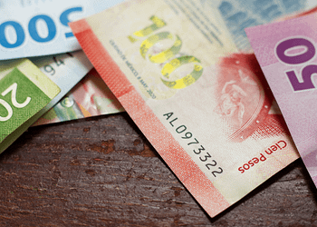 Según el Artículo 191 de la Ley del Seguro Social, puedes retirar dinero de tu AFORE por dos motivos: si te casas o si te quedas sin empleo. FOTO: freepik.es/autor/freepik