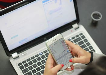 Con el chip CFE puedes obtener acceso a los diferentes puntos de internet gratuito activos / imagen: pexels.com