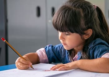 Hay clases el viernes 19 de mayo 2023
