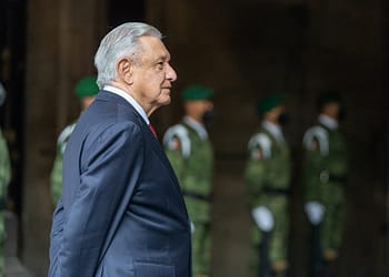 Ante el inminente proceso sucesorio el reto principal de AMLO es lograr la continuidad y consolidación de la 4T. Foto: Wikimedia.
