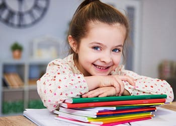 Puede entrar un niño de 5 años a la primaria