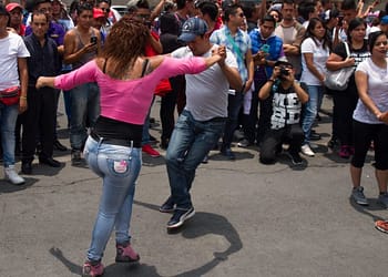 Barrio Baila