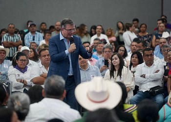 Ebrard renuncia a Morena