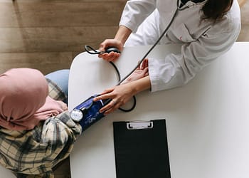 La atención oncológica integral es fundamental para alcanzar los objetivos de desarrollo social relacionados con la igualdad, la justicia social y la salud. Foto: Pexels.