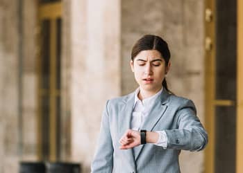 ilegal descuentos por llegar tarde a trabajar portada