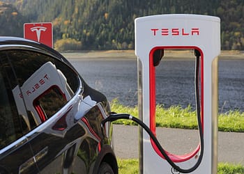 ¿Los vehículos eléctricos (VE) enchufables son las máquinas de hacer pan de nuestros días?. Foto: Pixabay.
