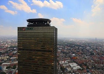 Pemex tiene muchísimos y todo tipo de problemas y desafíos. Muchos heredados y otros generados por la actual administración. Sin embargo, la evidencia de los datos oficiales y generales es incontrovertible: Pemex es uno de los mejores negocios para el país. Foto: Wikimedia.