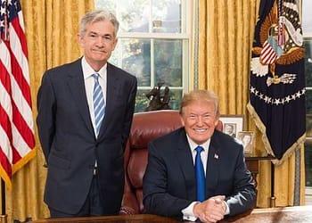 Si a los halcones antiinflacionarios realmente les interesan la estabilidad de precios y el panorama económico a largo plazo, lo que en verdad tendría que preocuparlos es el regreso del trumpismo. Foto: Wikimedia.