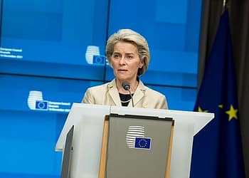 Hay que reconocer que von der Leyen ha adoptado una postura notablemente más fuerte que sus predecesores hacia China. Foto: Wikimedia.