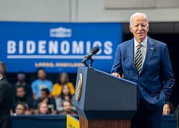 El propio historial económico de Biden ha sido impresionante. Inmediatamente después de asumir el cargo, consiguió la aprobación del Plan de Rescate Estadounidense, que hizo que la recuperación del país de la pandemia fuera más sólida que la de cualquier otro país avanzado. Foto: Wikimedia.