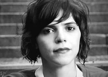 En el año 2021 fue ganadora del Premio Literario de Dublín, y en 2022 Valeria Luiselli recibió el Premio de la Feria Internacional del Estado de México. Anteriormente, la escritora fue reconocida con el Premio Metrópolis Azul por su novela La historia de mis dientes (2013). Otros galardones importantes recibidos por la autora y ensayista son Los Ángeles Times Book; American Book Awards y el Premio Fernanda Pivano 2020. Foto: UNAM Global REVISTA. https://unamglobal.unam.mx/global_revista/la-escritora-mexicana-valeria-luiselli-en-la-biblioteca-del-futuro/