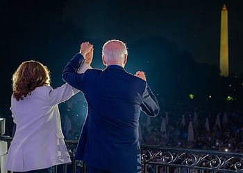 En una movida digna de Maquiavelo, los patriarcas del partido Democrático destronaron al decaído presidente Joe Biden y ungieron a la vicepresidenta Kamala Harris como candidata a presidente. Foto: Wikimedia.