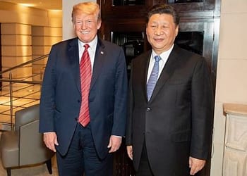 La postura oficial de las autoridades chinas es que un mayor cierre de los mercados estadounidenses –lo que es más probable si Trump gana– obligaría a China a redoblar sus esfuerzos por fortalecer sus propios mercados de consumo y orientarse hacia otros mercados extranjeros. Foto: Wikimedia.