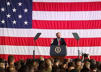 Trump amenaza la democracia estadounidense en parte porque las instituciones estadounidenses no fueron diseñadas para lidiar con un populista autocrático dispuesto a romper normas e incluso leyes. Foto: Wikimedia.
