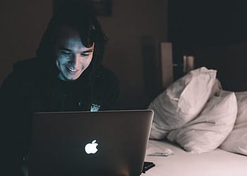 Los líderes de la industria y los responsables de las políticas deben seguir desarrollando un enfoque compartido para la educación y la creación de empleo en la era de la IA y fomentar una capacitación más generalizada sobre los fundamentos de la tecnología. Foto: Pixabay.