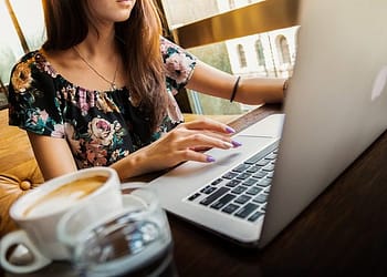 Para la mayoría de las personas en los países desarrollados, la revolución del trabajo remoto fue desencadenada por la pandemia de COVID-19 en 2020. Foto: Pixabay.