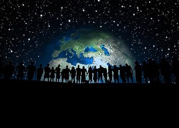 La historia nos ha demostrado que el progreso es posible cuando la humanidad se une en torno a valores compartidos, impulsada por un sentido de propósito común. Foto: Pixabay.