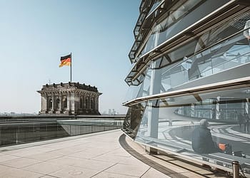 La mala noticia, es que existe un grave desajuste entre la situación económica actual de Alemania y su herencia institucional. La buena noticia es que una crisis que provoque un replanteamiento general de esa herencia institucional podría, tal vez, romper el atolladero. Tal vez ésta sea precisamente la crisis que Alemania necesita. Foto: Pixabay.