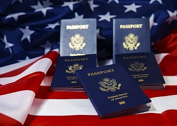 Si bien las investigaciones económicas demuestran claramente que los inmigrantes aportan habilidades muy solicitadas , dinamismo creativo y conocimientos útiles que también ayudan a los innovadores nacionales, eso no significa que la gran dependencia de las visas H-1B no tenga desventajas. Foto: Pixabay.