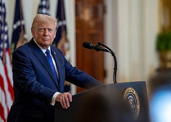 La campaña arancelaria de Trump podría preparar el terreno para una destructiva guerra comercial global. Foto: Wikimedia.