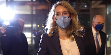 La fundadora de la empresa Theranos, relacionada con los análisis de sangre, podría pasar varios años en prisión | Foto: Project Syndicate
